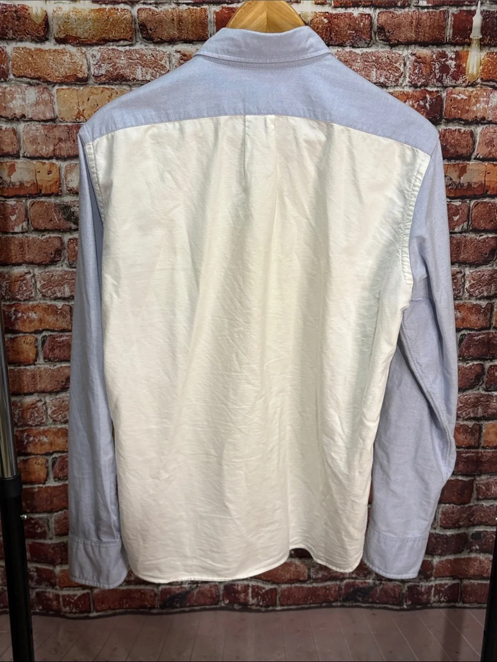 J. Crew Men's medium slim fit Two-Tone Button-Down Oxford Shirt White Light Blue